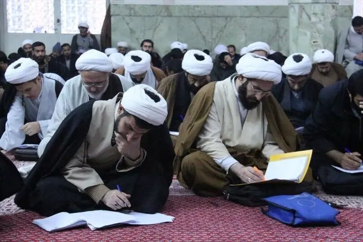 تصاویر عجیب از اعزام گسترده طلاب به روستاها برای تبلیغ جلیلی

