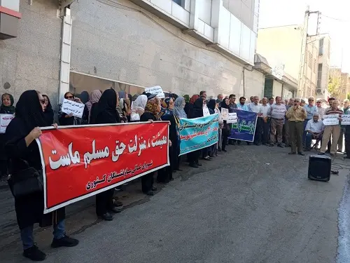 جمعی از بازنشستگان دست به تجمع اعتراضی زدند + عکس