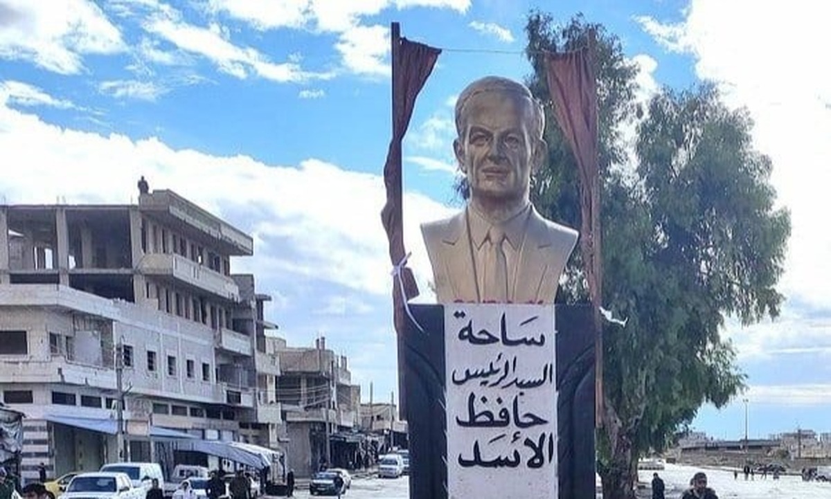 (ویدئو) فوتبال بازی کردن شورشیان با سر حافظ اسد

