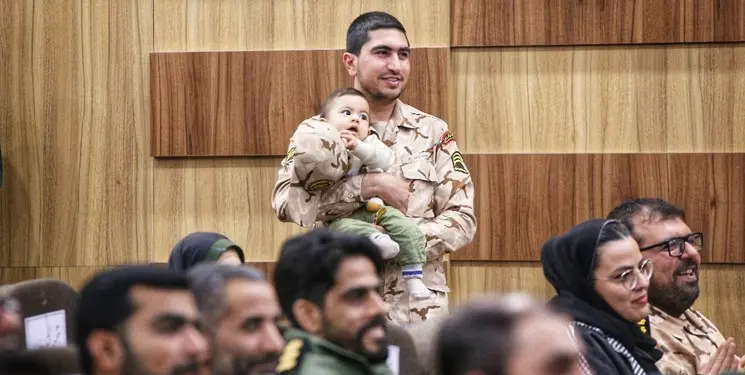 سربازان متاهل و مجرد ۱۴۰۳چقدر حقوق می‌گیرند؟

