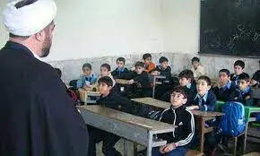 مدیر جامعة الزهرا: طلبه های زن را برای حضور در مهدکودک ها، دانشگاه هاو مدارس تربیت می کنیم

