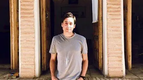 مراسم خاکسپاری کیانوش سنجری برگزار شد +عکس