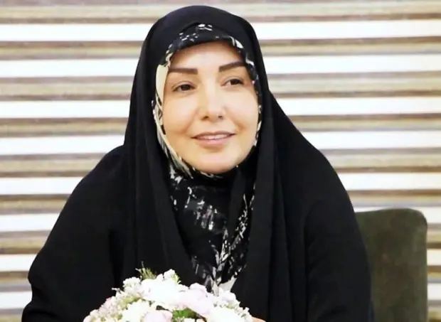 هشدار ورژن زنانه رائفی پور درباره رای به پزشکیان به مردم؛ منتظر بلایا باشید
