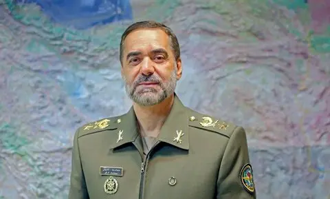 اعلام آمادگی وزیر دفاع برای ورود به خودروسازی