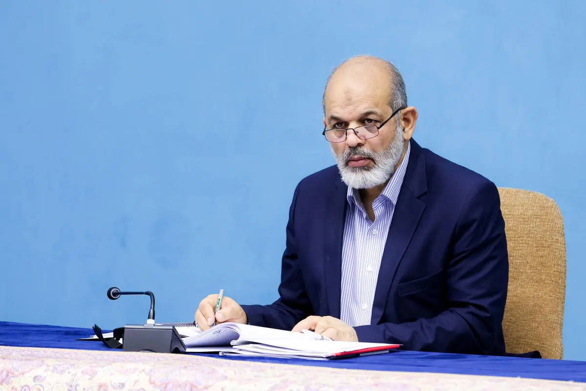 وزیر کشور تهدید به اخراج کرد