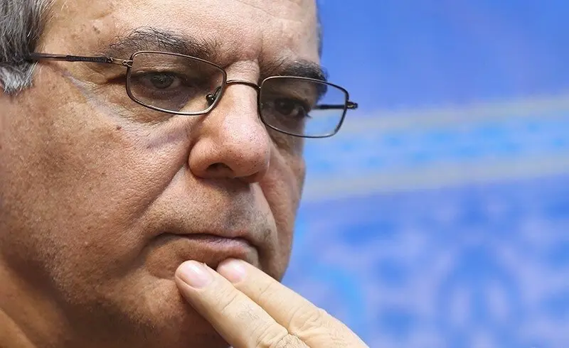 پوست خربزه گرانی بنزین زیر پای پزشکیان!

