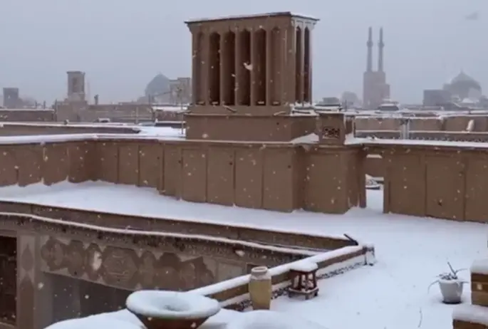 خانه هنر یزد زیر بارش برف+فیلم

