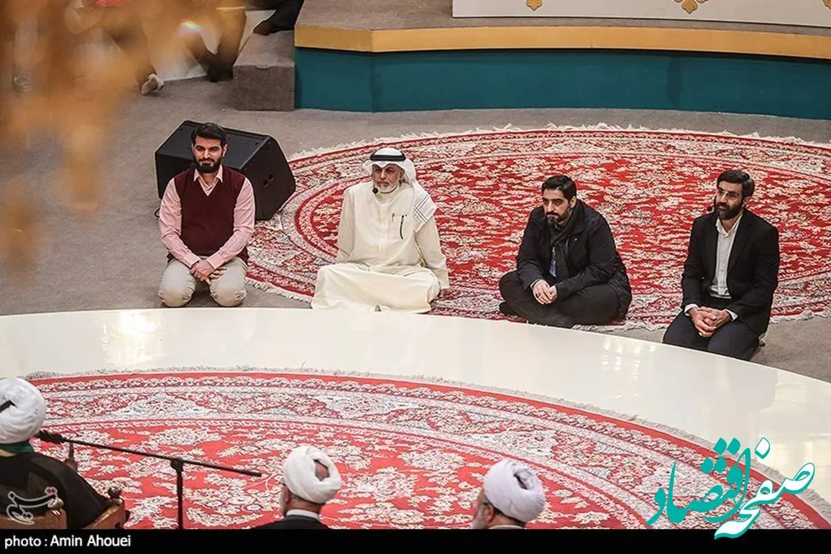انتقاد جنجالی روزنامه جمهوری اسلامی از برنامه حسینیه معلی/ این «جنگولک بازی‌ها» جایش حسینیه نیست

