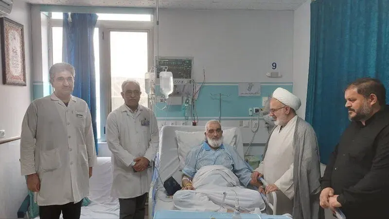 امام جمعه قم در بیمارستان بستری شد