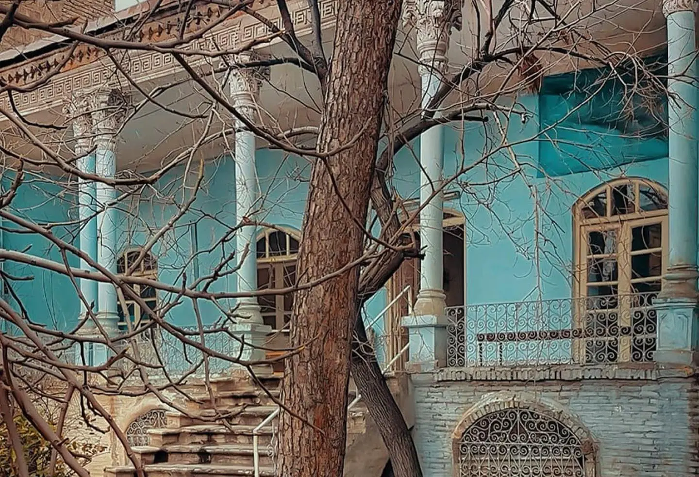 مدرسه ناموس؛ مکانی که سرنوشت دختران تهرانی را تغییر داد + تصاویر
