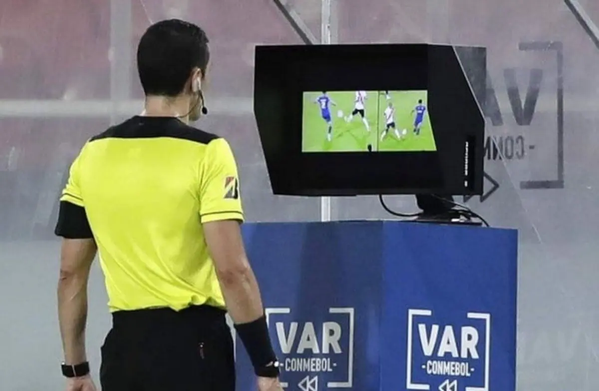 نصب VAR در آزادی کلید خورد