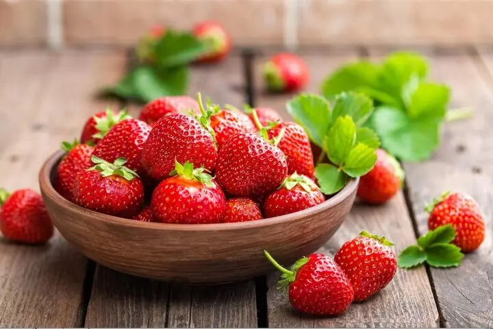 علایم حساسیت به توت فرنگی