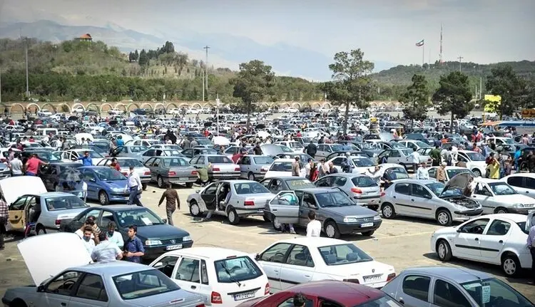 بازار خودرو به استیضاح وزیر صمت چراغ سبز نشان داد 