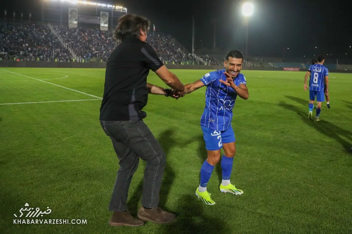 کاپیتان استقلال پاسخ هواداران و ساپینتو را داد