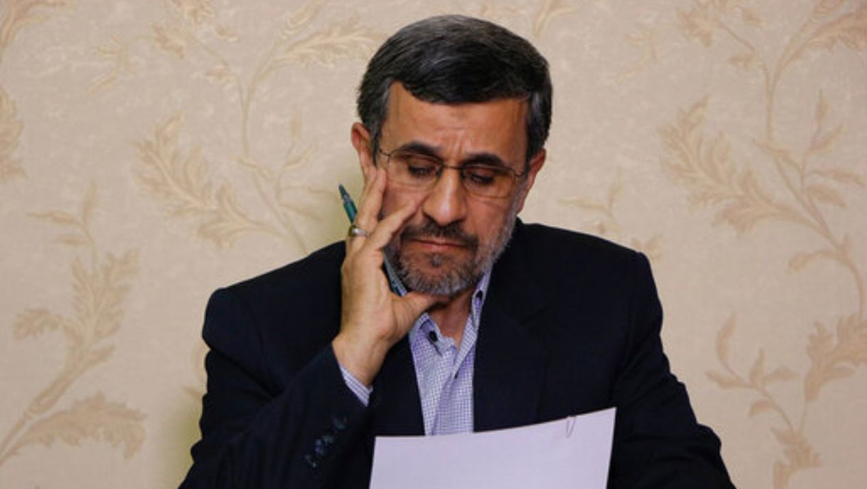 تصاویر جالب از حضور احمدی‌نژاد در صف نماز جمعه استانبول + عکس
