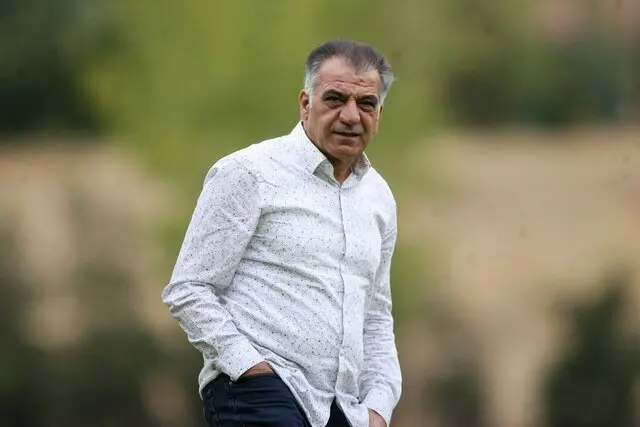 بیژن طاهری در استقلال می‌ماند؟