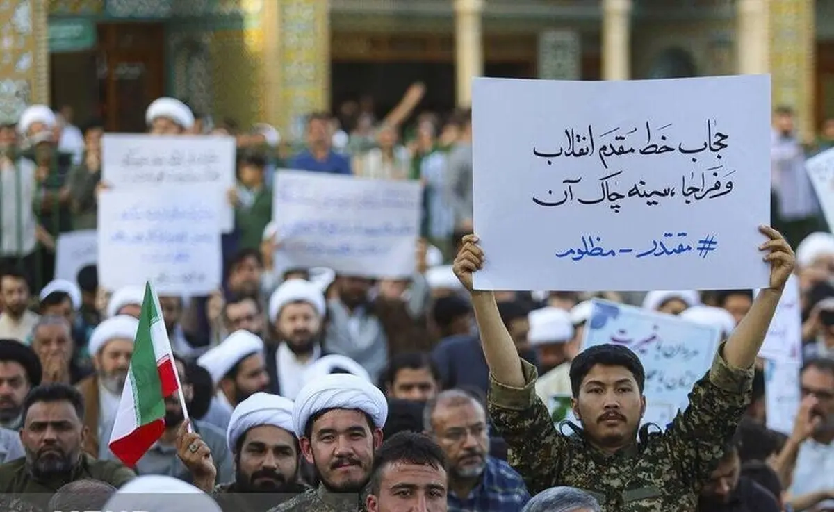 پس لرزه‌های تجمع روحانیون قم با لباس نظامی در حمایت از برخورد با بی حجابی + عکس