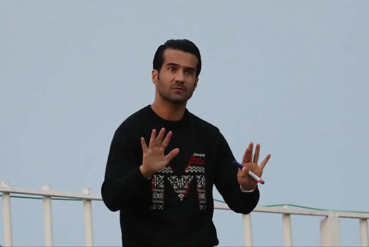 مشکل مسعود شجاعی در تیم هوادار