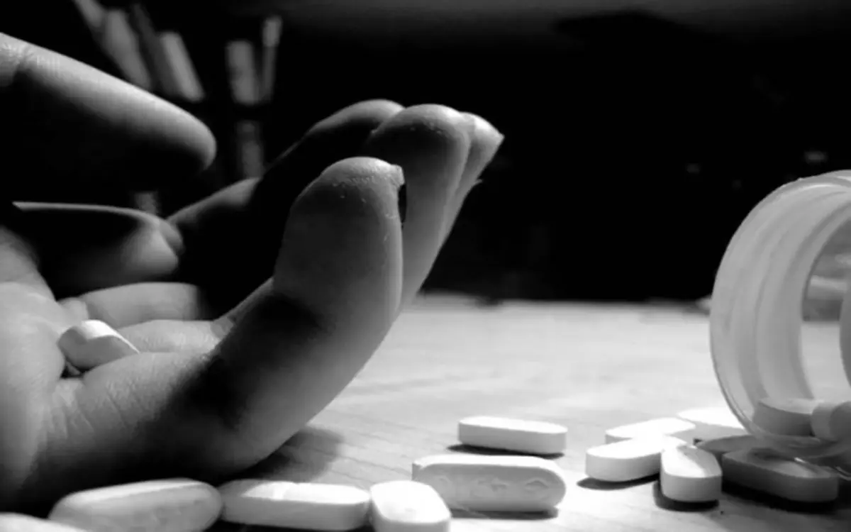 خودکشی دردناک یک زن به خاطر لجبازی با دختر نوجوانش