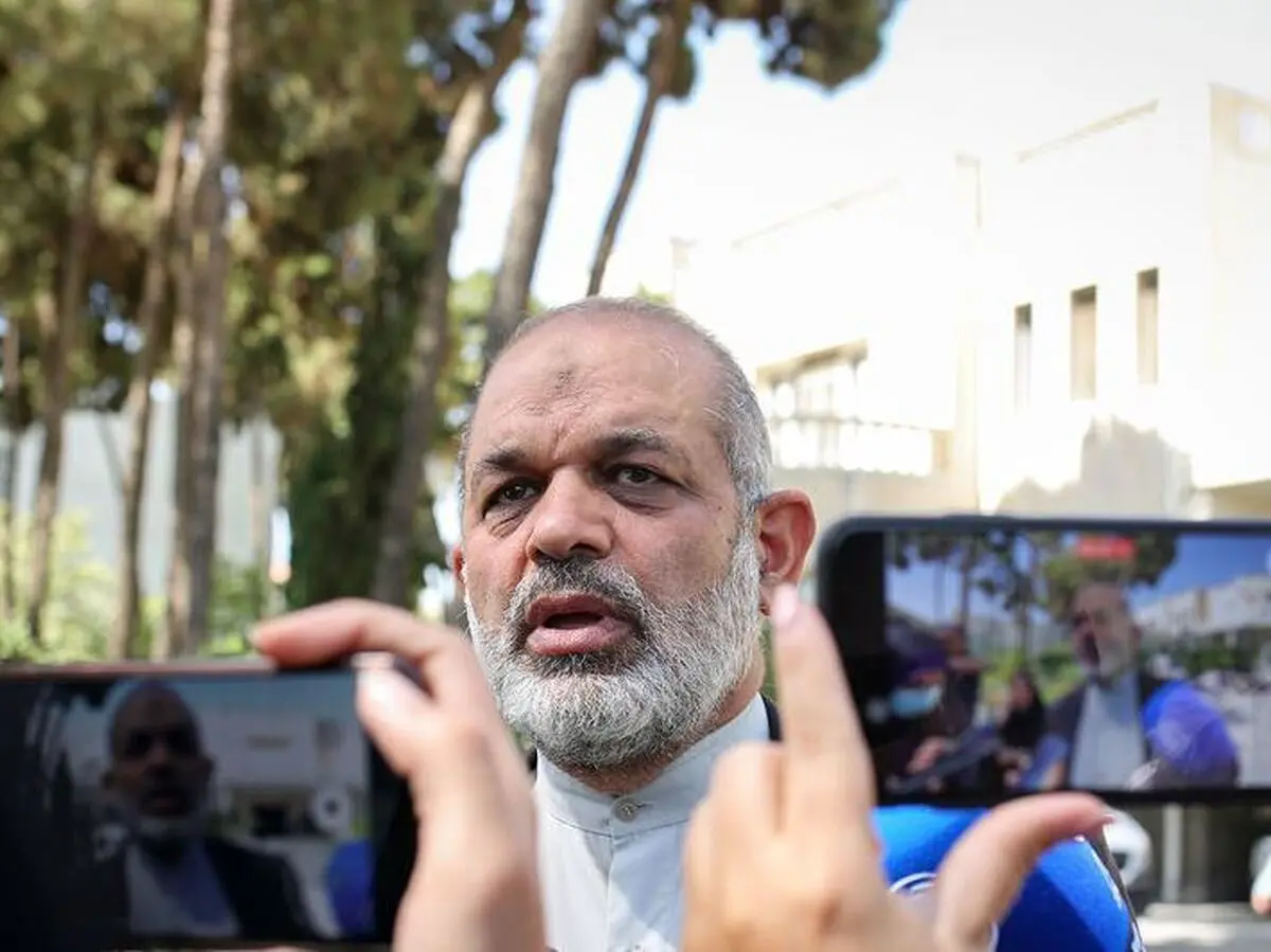 واکنش وزیر کشور به صف‌های طولانی در پمپ بنزین‌ها: اتفاق مهمی نبود
