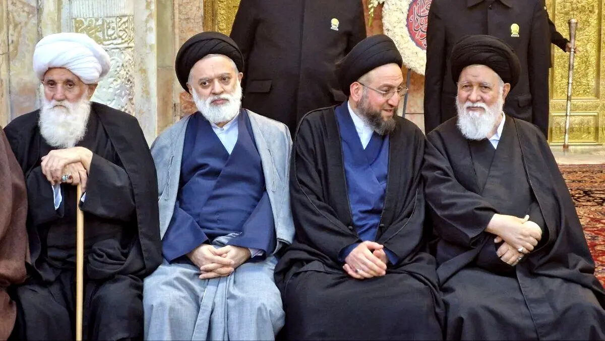 حضور فرزند ارشد رهبری در مراسم تدفین پیکر رئیس‌جمهور
