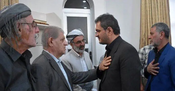 مراسم ختم مهسا امینی | یک فرمانده سپاه به خانه «مهسا امینی» رفت