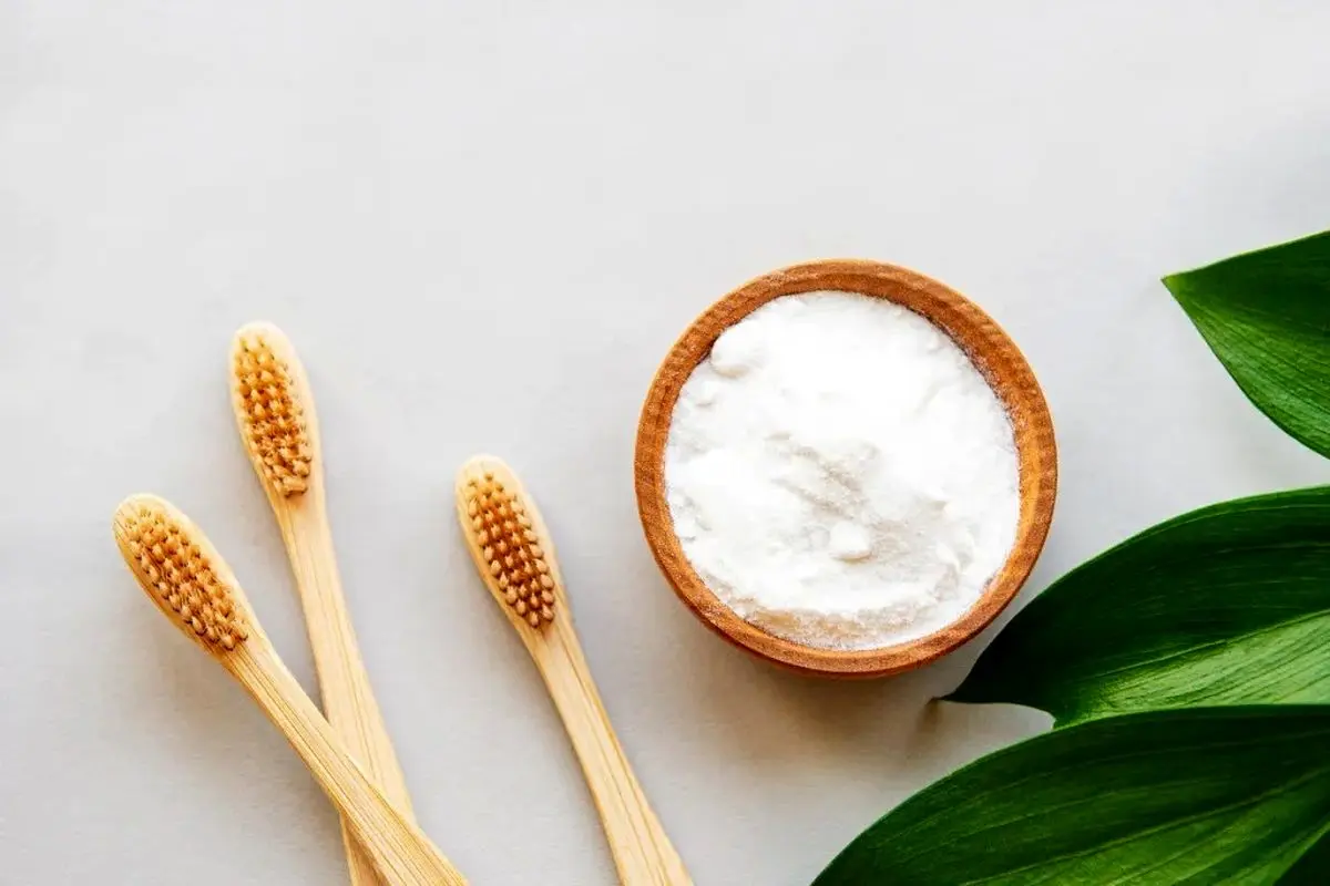 آیا مسواک زدن با جوش شیرین بی‌خطر است؟