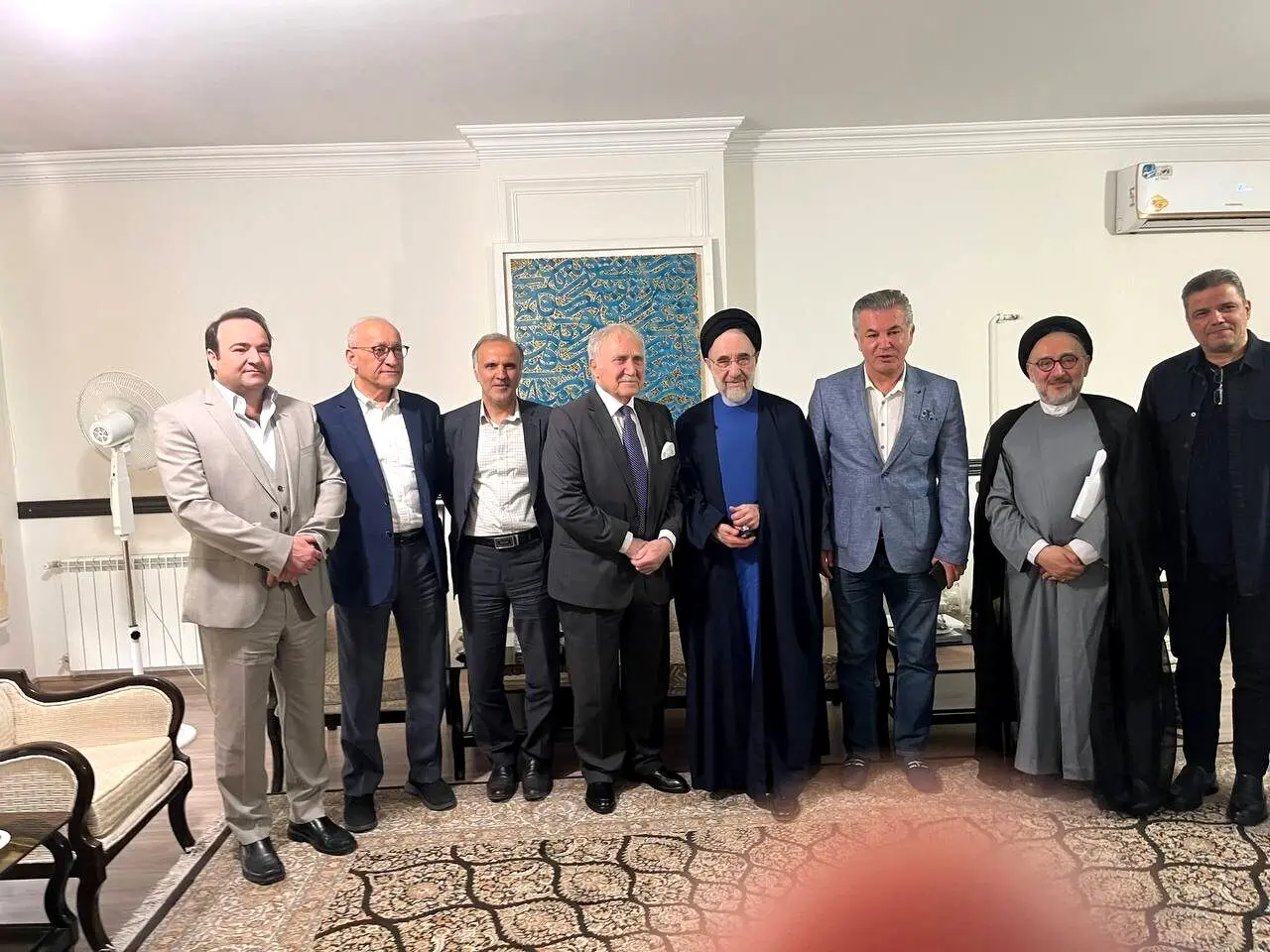 تصاویر دیدنی از سیدمحمد خاتمی در دیدار با فوتبالیست ها