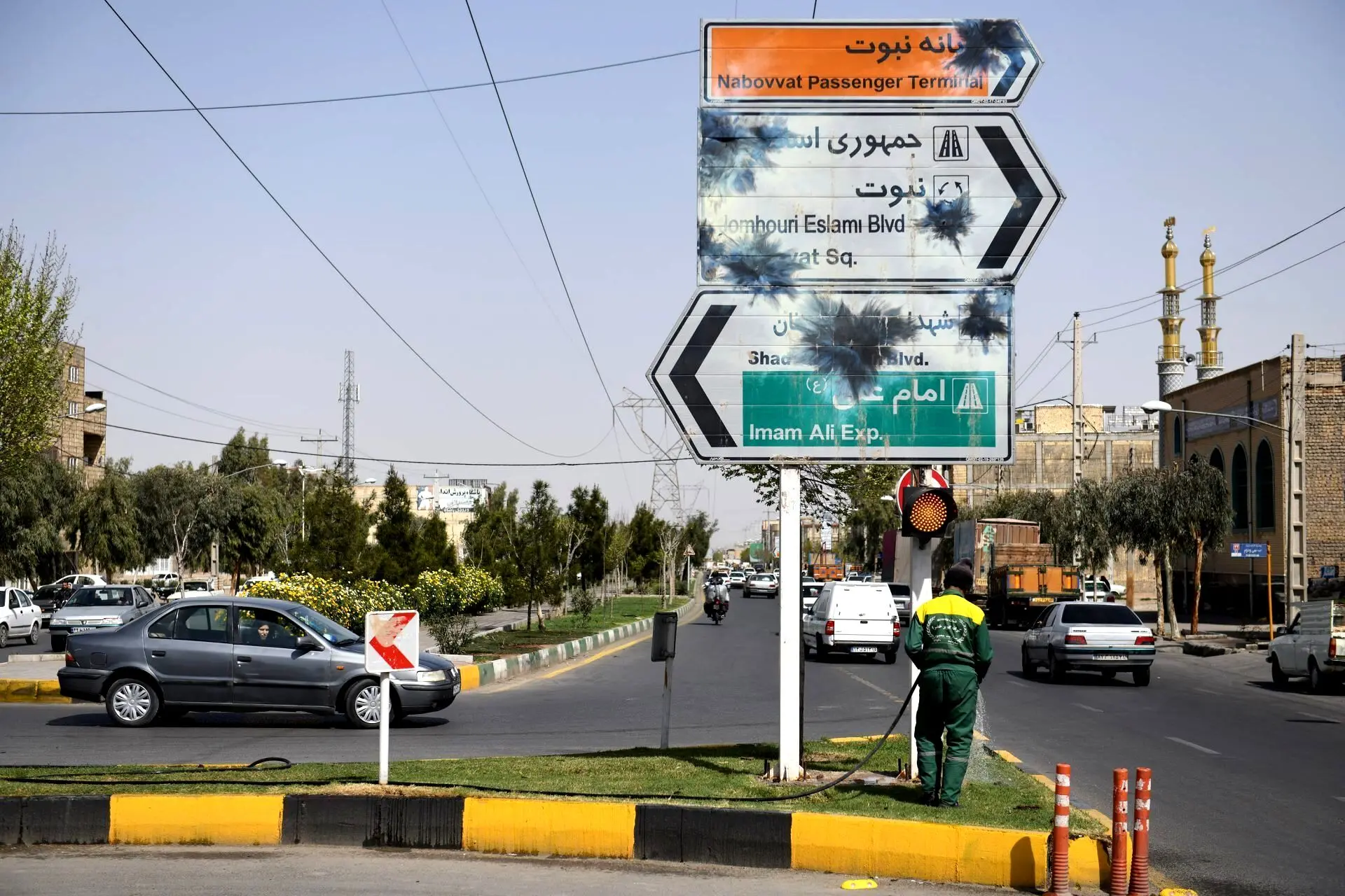 سارقان به تابلوهای ترافیکی هم رحم نکردند!