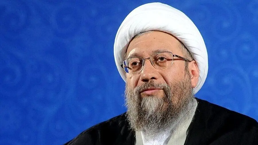انتقاد تند آملی لاریجانی از مصوبه افزایش سن بازنشستگی و همسان سازی حقوق بازنشستگان
