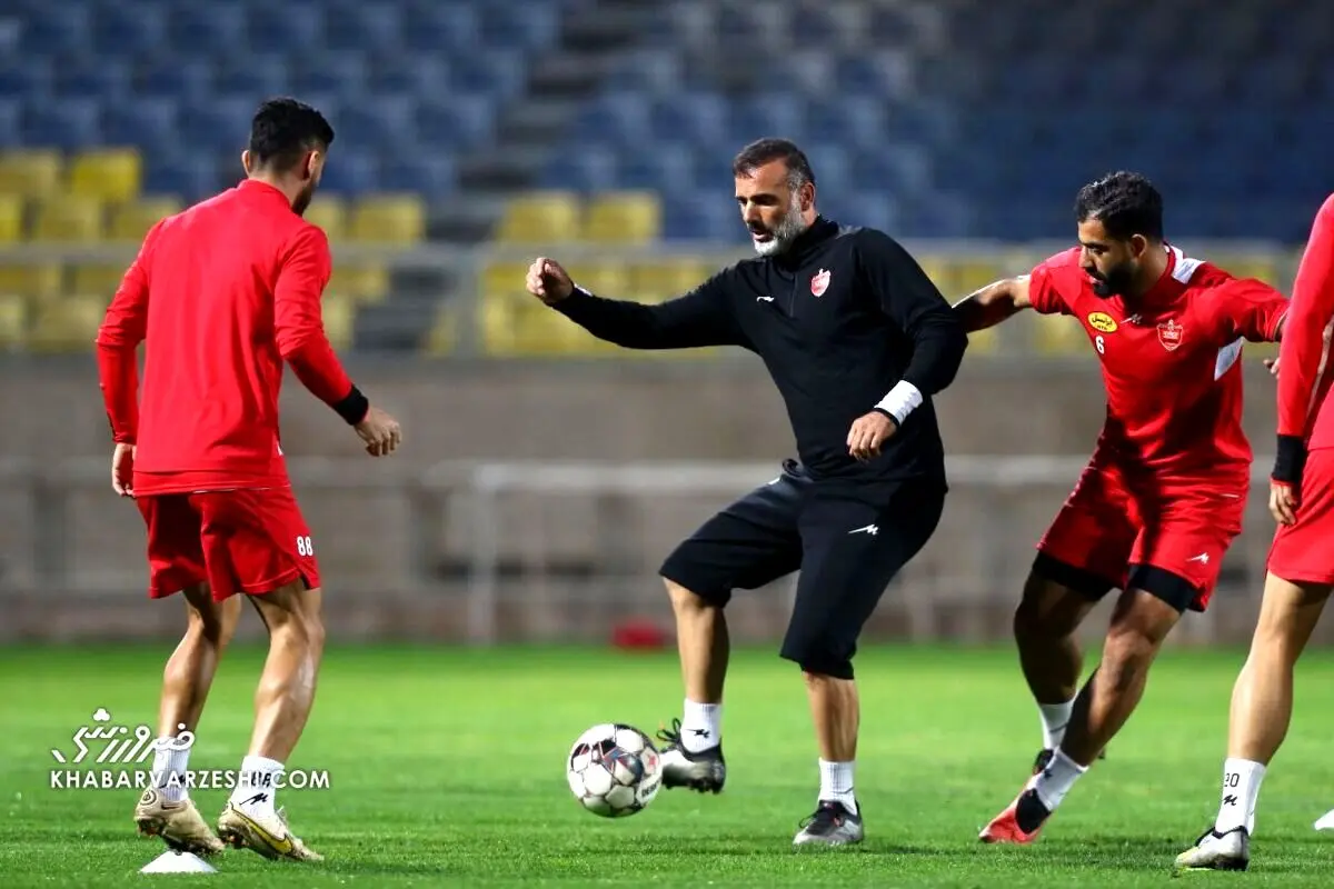  سیدجلال حسینی در پرسپولیس می ماند؟

