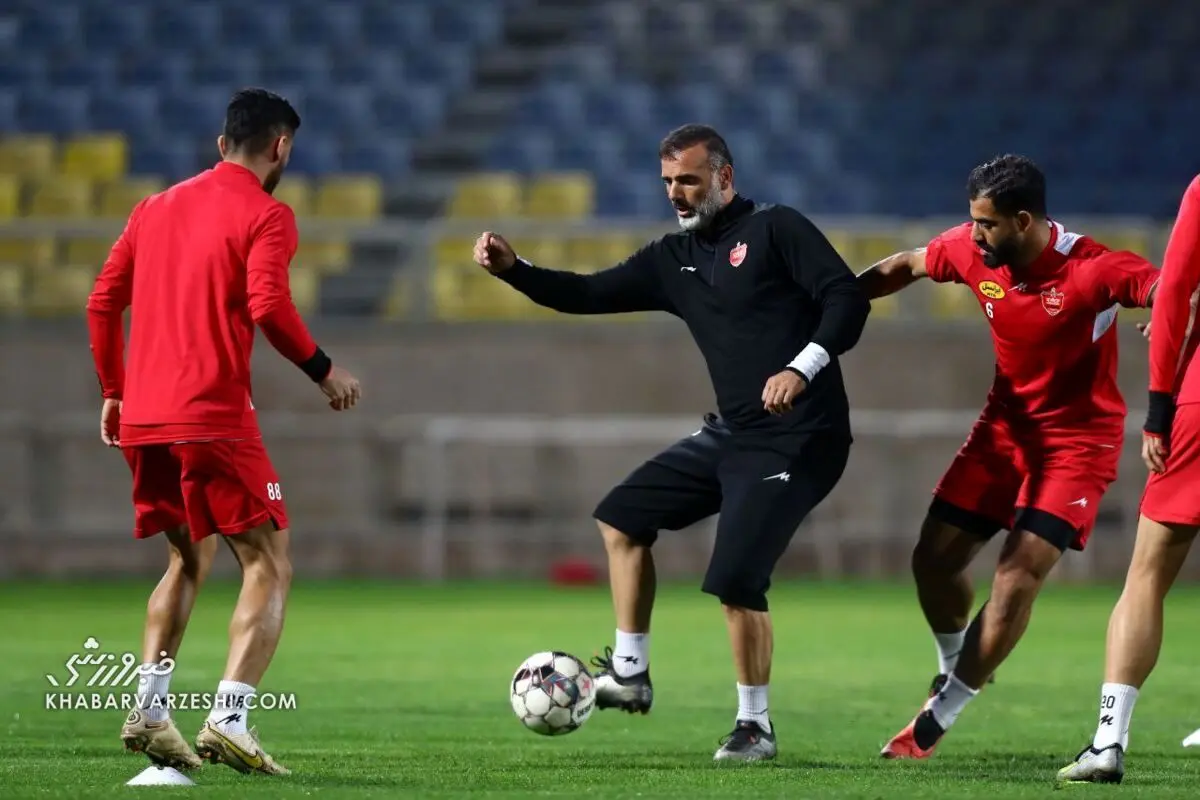  سیدجلال حسینی در پرسپولیس می ماند؟

