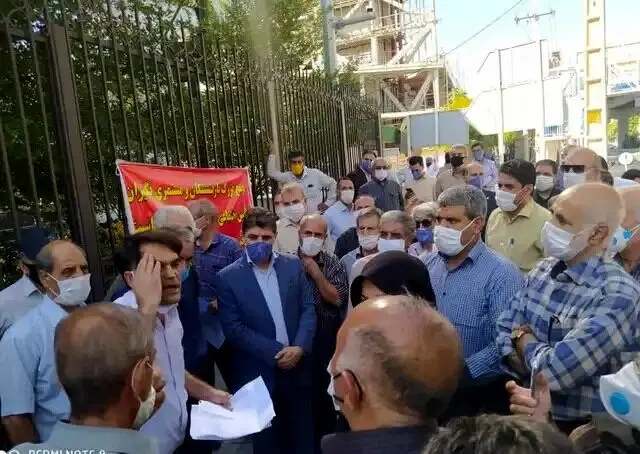تجمع بازنشستگان در اعتراض به متناسب سازی حقوق ها 