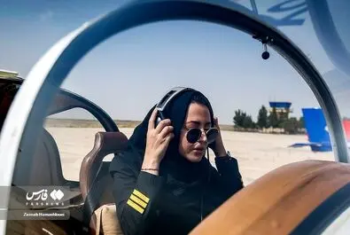 پرواز دختر ایرانی بر فراز تهران