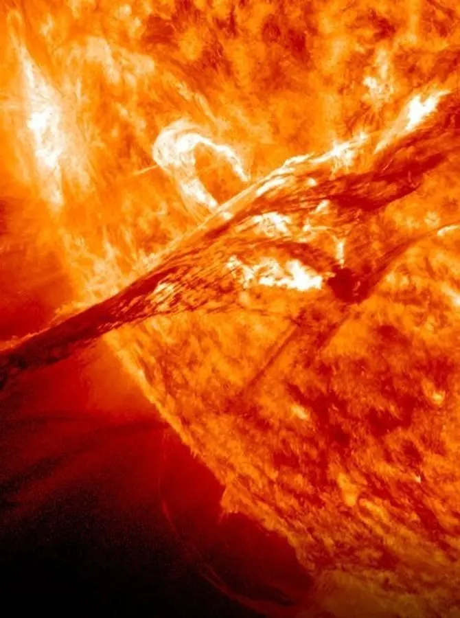 فردا؛ طوفان خورشیدی با زمین برخورد می‌کند