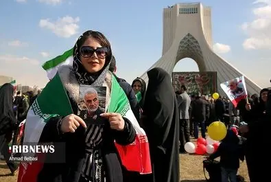 حضور زنان با تیپ و حجاب متفاوت در راهپیمایی