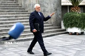  ظریف  مذاکرات پنهانی دارد ؟! او در «داووس» چه می‌کند؟

