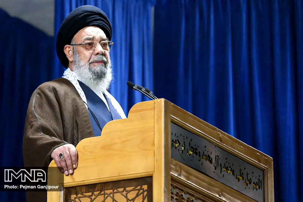 حمله شدید امام جمعه اصفهان به جشنواره کن