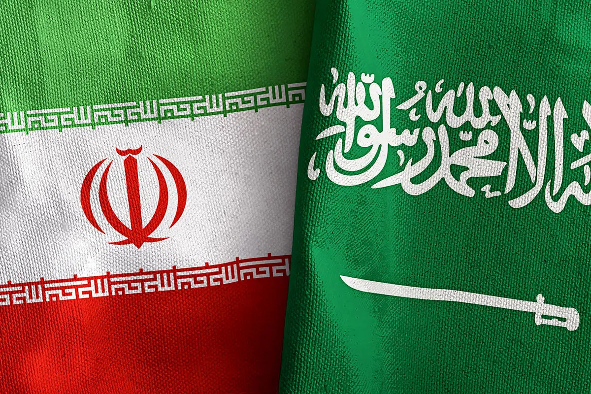 پرچم عربستان در مشهد به اهتزاز درآمد! + عکس