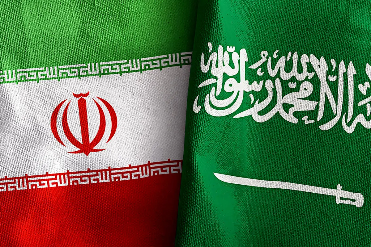 پرچم عربستان در مشهد به اهتزاز درآمد! + عکس
