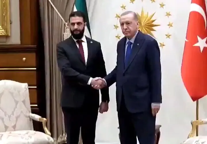 تصاویر همسران اردوغان و جولانی در کنار هم خبرساز شد + عکس