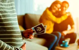 رحم اجاره‌ای در ایران پررونق شد؛ بازار داغ دلالی رحم اجاره‌ای، اهدای تخمک و صیغه بارداری
