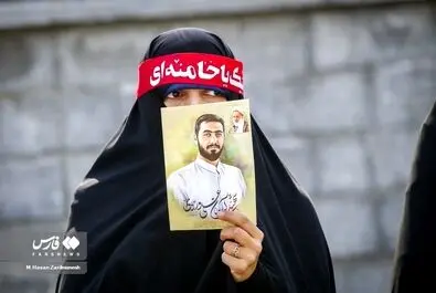 تجمع برخی زنان مقابل مجلس در اعتراض به وضعیت حجاب
