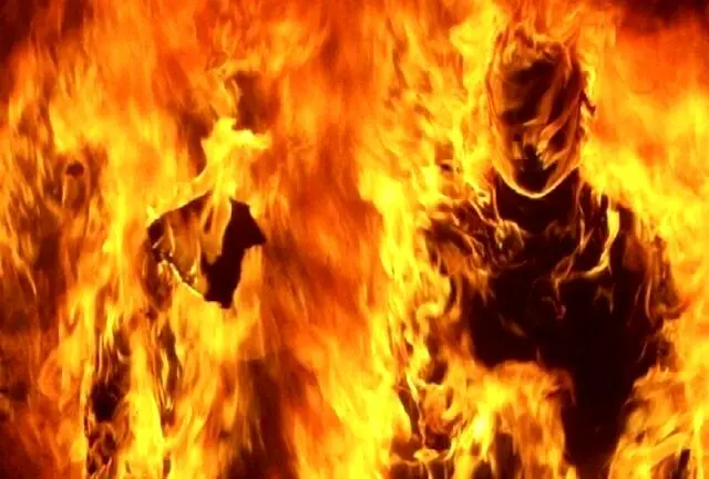اقدام به خودسوزی مرد آبادانی همراه 3 فرزندش در شورای شهر آبادان  