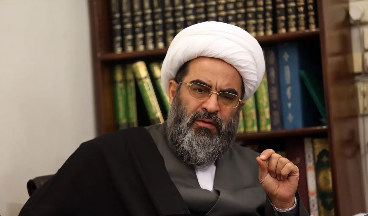 واکنش متفاوت آیت‌الله فاضل لنکرانی به عمامه‌پرانی‌ها | حالا یک سیلی هم بخوریم، چه اشکالی دارد؟ 