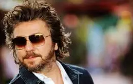 هم‌خوانی مردم با آهنگ «منصور» در تهران+فیلم