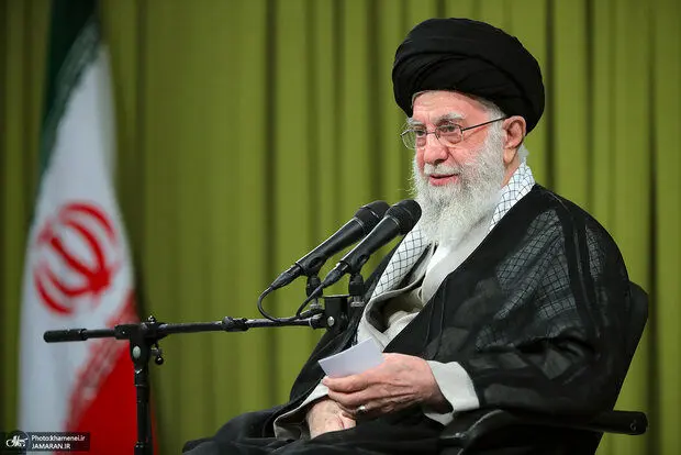 تصاویر اولین دیدار رئیس‌جمهور و اعضای دولت پزشکیان با رهبر انقلاب  