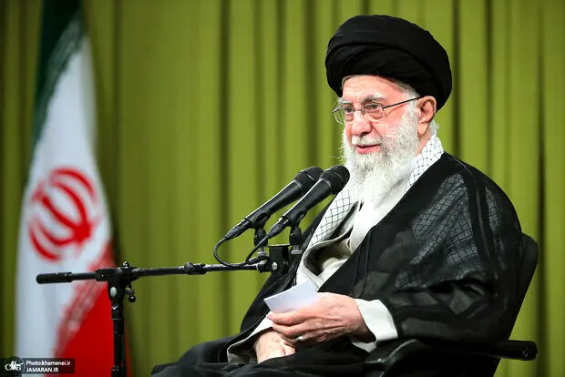 تصاویر اولین دیدار رئیس‌جمهور و اعضای دولت پزشکیان با رهبر انقلاب  