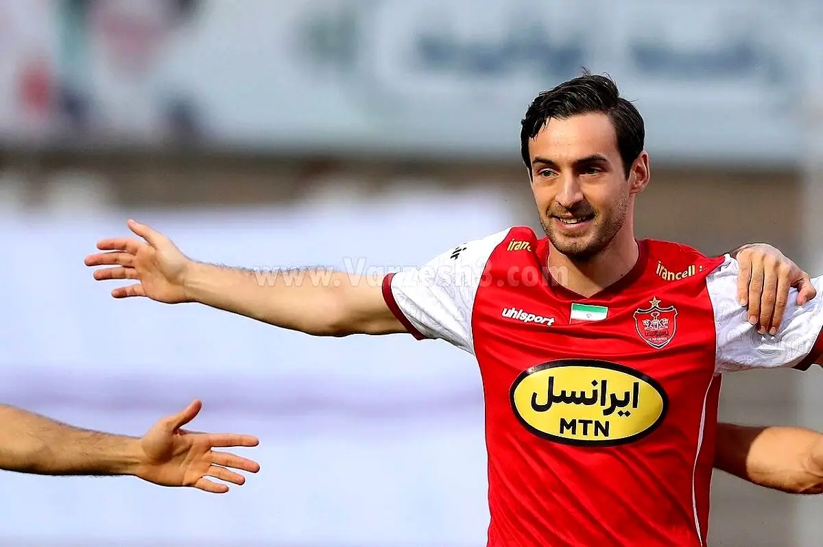 مدافع خارجی پرسپولیس تهدید کرد: قرارداد ریالی باشد، می‌روم