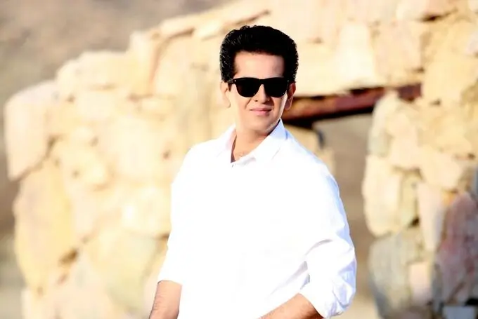 خواننده معروف لس آنجلسی عزادار شد + عکس